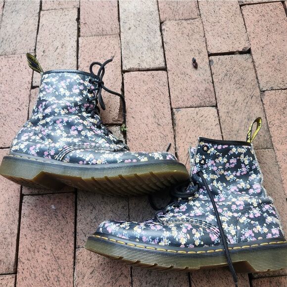 "Doc" Dr. Martens 1460W Clemency Boots Sz.8 Punk Rock Scuffed! Nothing Missing! - Picture 11 of 14